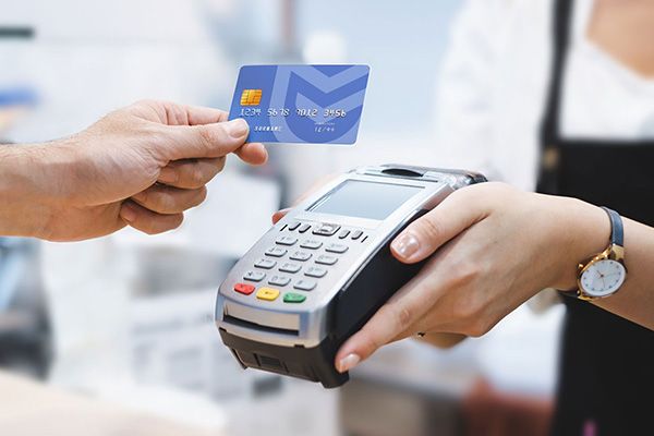 Ötən il əməkhaqqı kartları ilə ödənişlərin 54 %-i nağdsız icra olunub