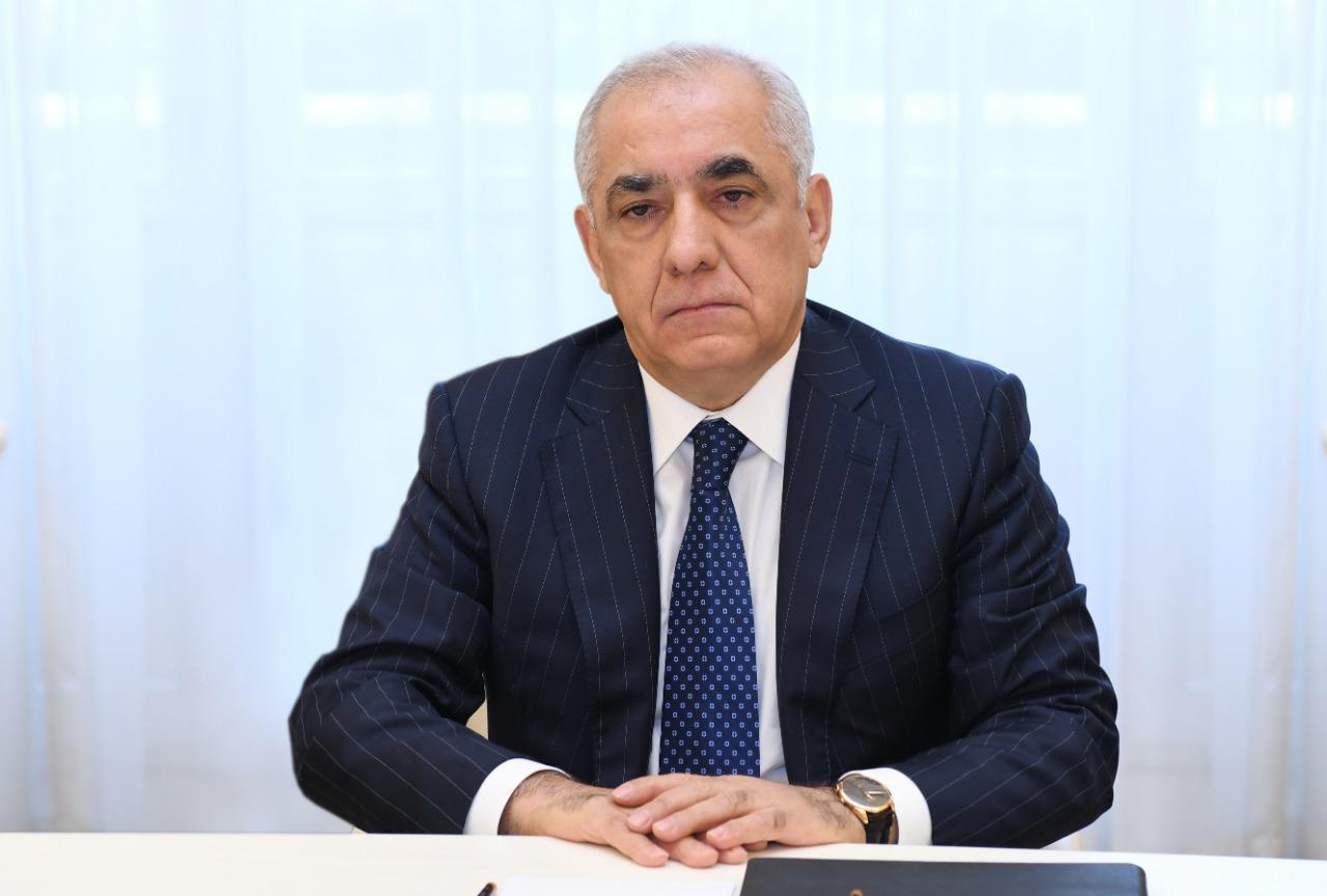 Baş nazir quru sərhədlərin bağlı saxlanılmasından danışdı 