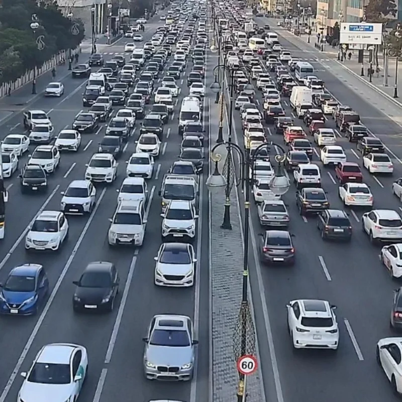 Paytaxtda 20 istiqamətdə sıxlıq var - SİYAHI