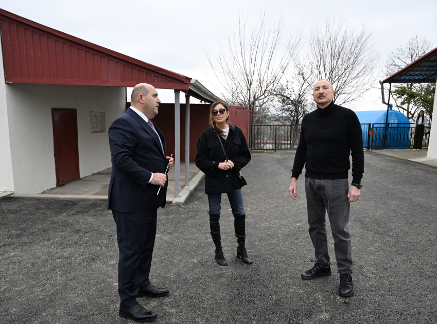 Prezident Xocavəndin Xanoba kəndində fərdi evlərin və infrastrukturun bərpa işləri ilə tanış olub - YENİLƏNİB 