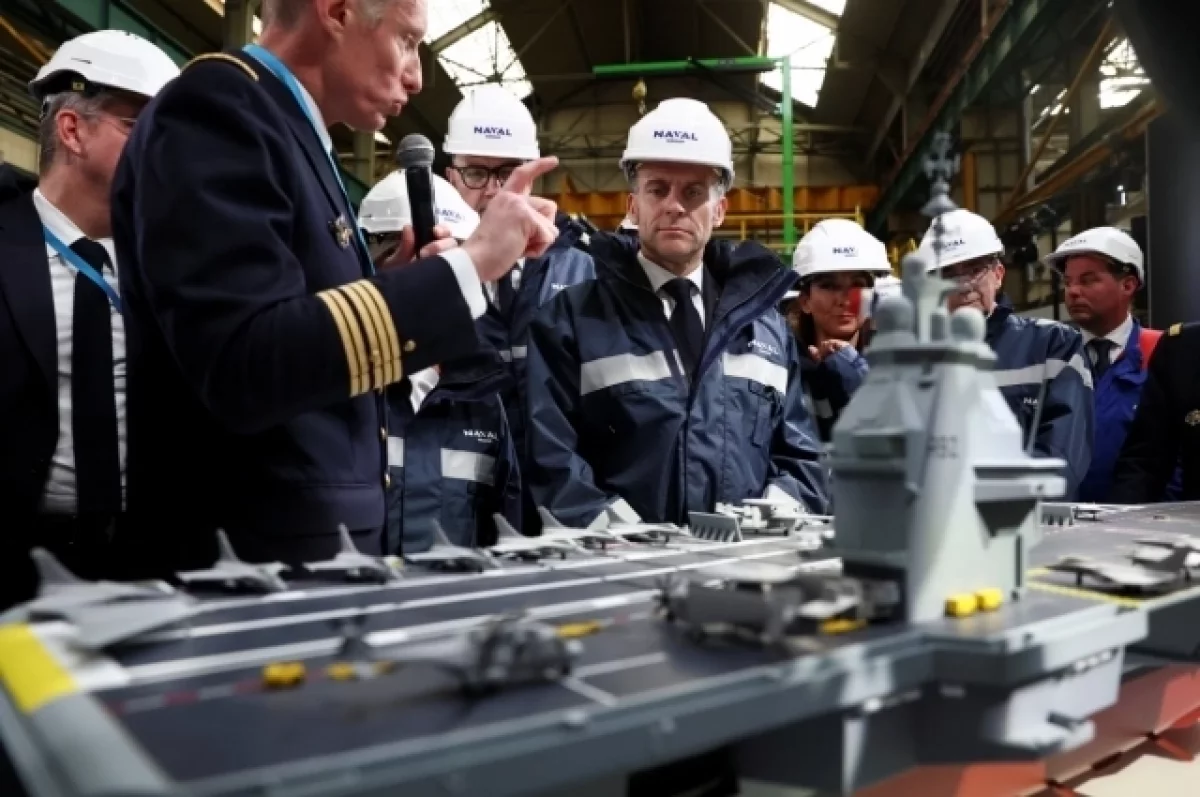 Makron: Fransanın yeni aviadaşıyıcısı 10 milyard avroya başa gələcək
