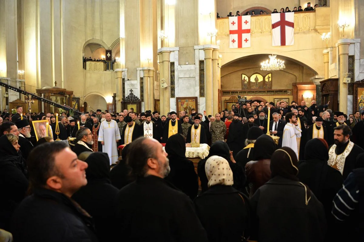 II İlya dəfn edilib, Azərbaycan rəsmiləri mərasimdə iştirak edib - FOTO - YENİLƏNİB