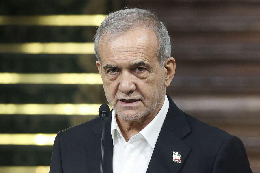İran prezidenti Hörmüz boğazının kimə bağlı olduğunu açıqladı