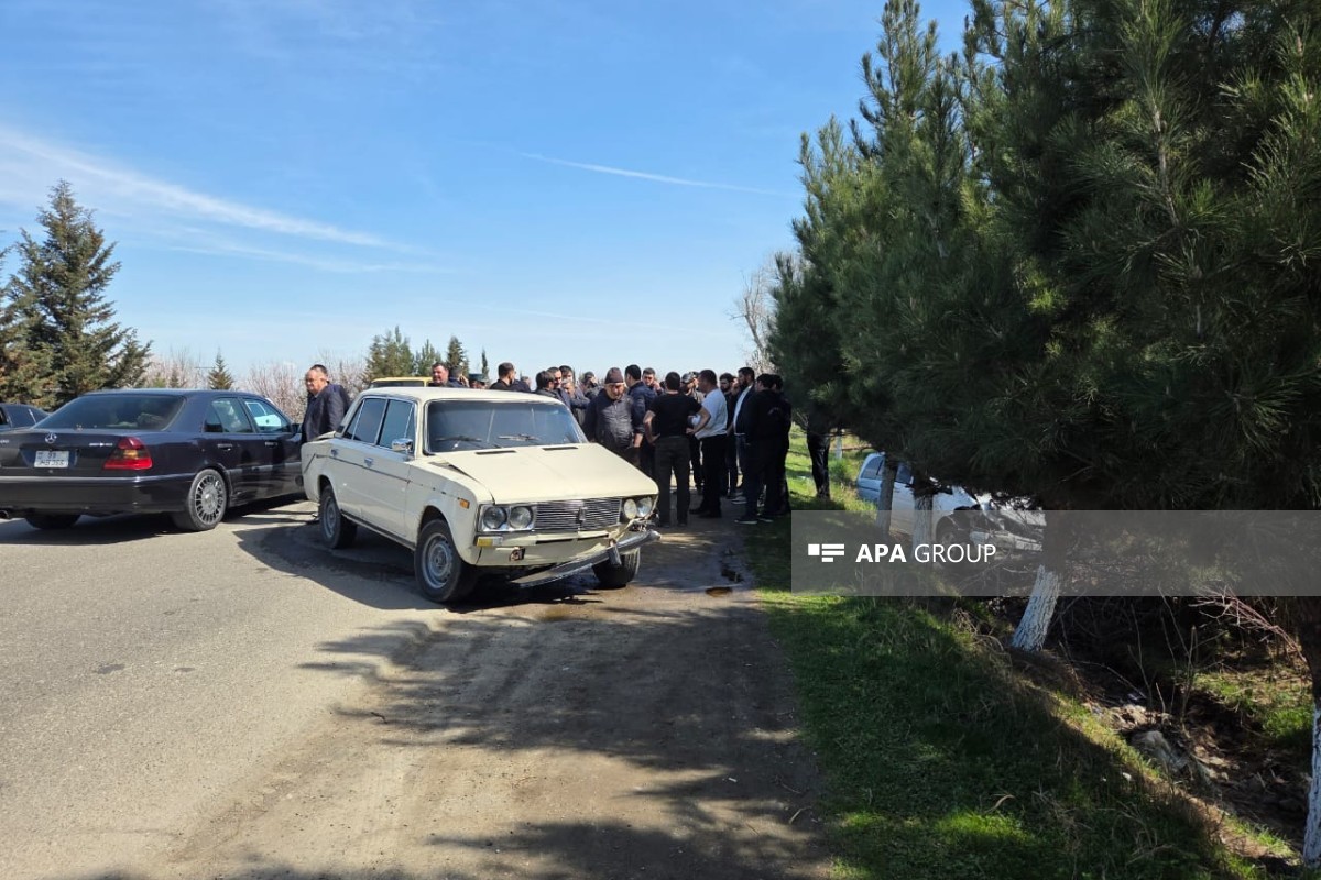 Ağstafada mikroavtobusla minik avtomobili toqquşub, xəsarət alanlar var 