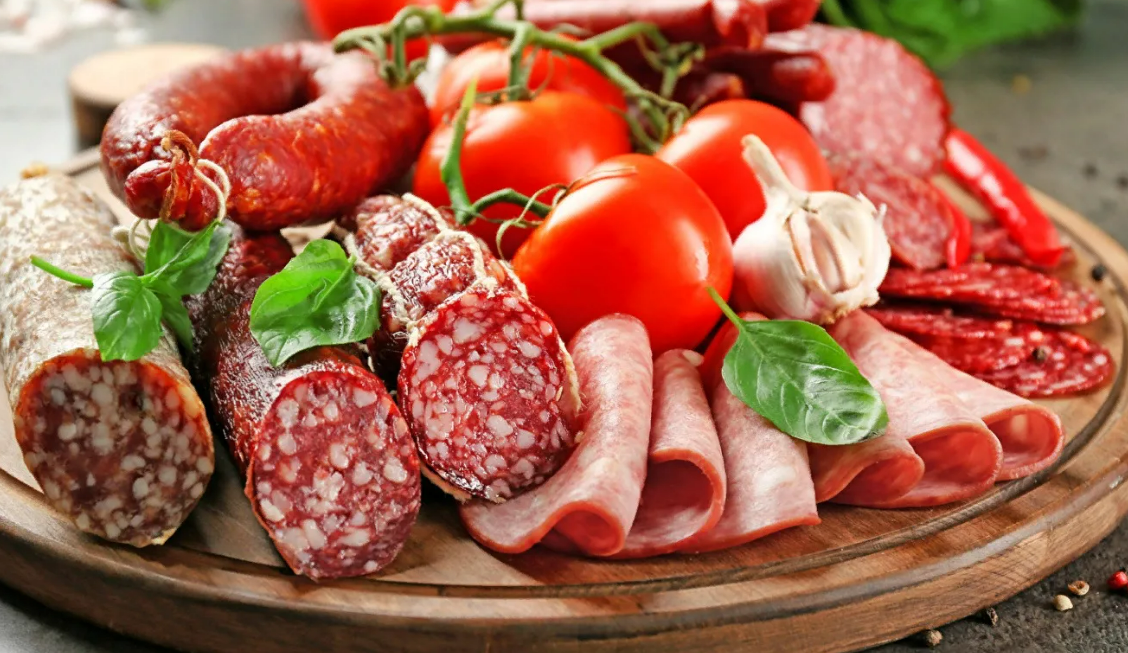 Azərbaycanda kolbasa istehsalı 18 %-ə yaxın artıb