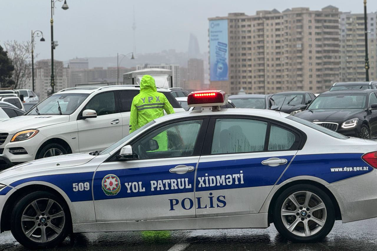 DİN: Yağışa görə polis naryadları küçə və prospektlər boyu xidmətə cəlb olunublar