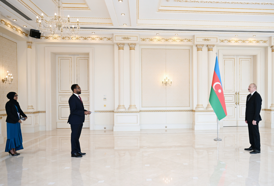 İlham Əliyev Somalinin Azərbaycanda yeni təyin olunmuş səfirini qəbul edib - YENİLƏNİB