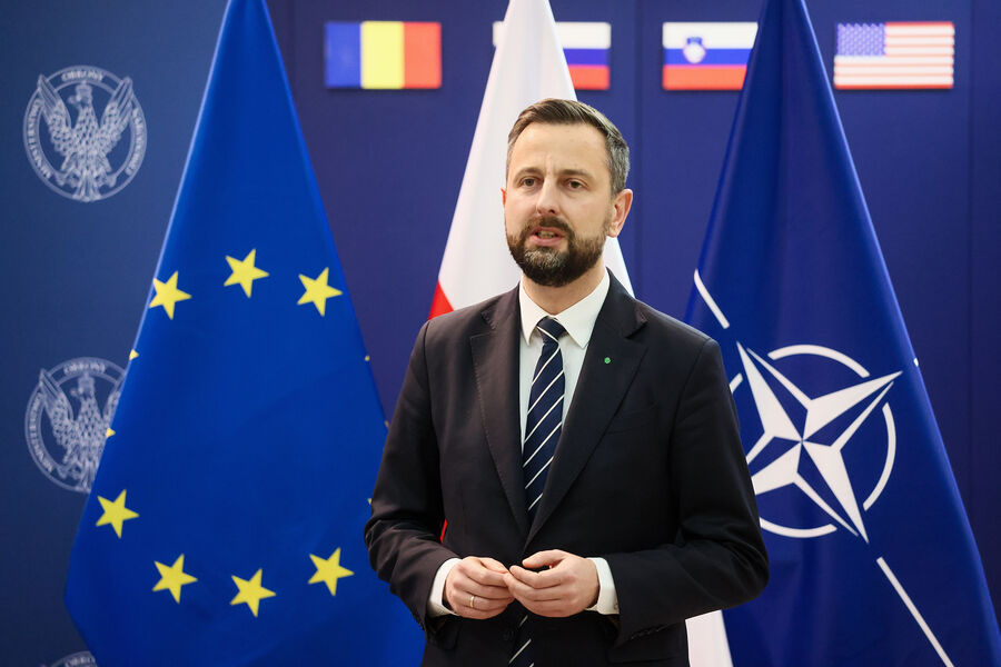 Polşa Belarusla sərhədin tamamilə bağlandığını elan etdi