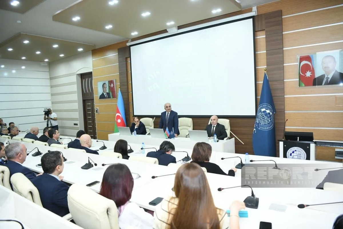 “Azərbaycan iqtisadiyyatının investisiya absorbsiyası” kitabının təqdimatı keçirilib - FOTO