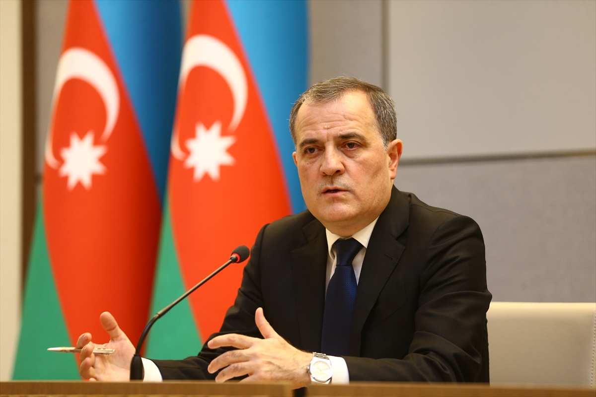 Ceyhun Bayramov Tailanda işgüzar səfərə yola düşüb