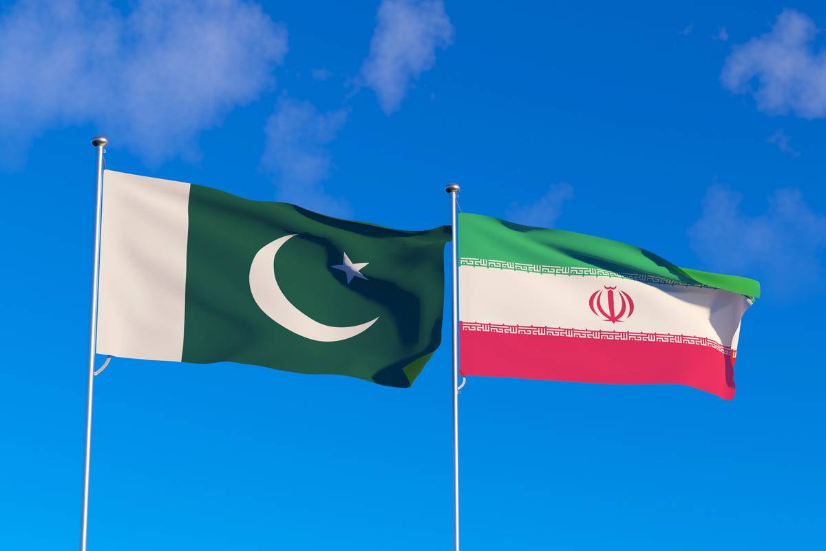 İran və Pakistan Yaxın Şərqdə atəşkəs məsələsini müzakirə ediblər