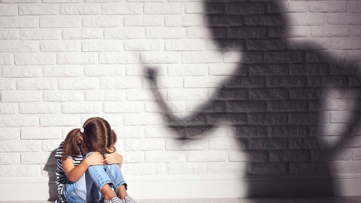 Uşağa tərbiyə məqsədilə zorakılıq göstərən şəxs cərimə olunacaq