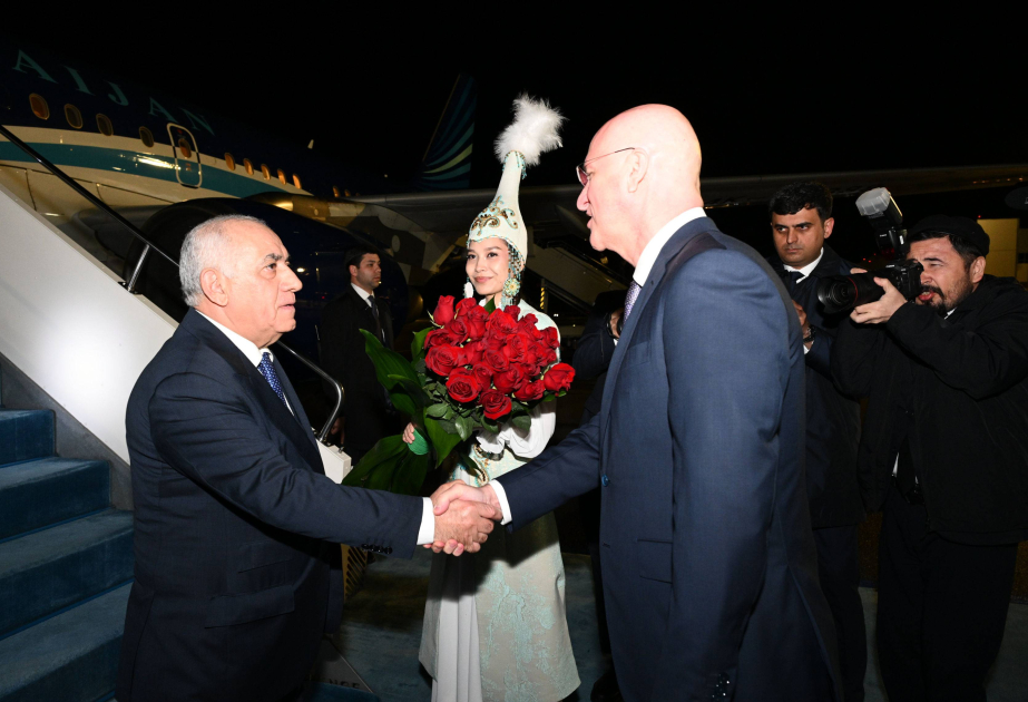 Əli Əsədov Qazaxıstana işgüzar səfərə gedib
