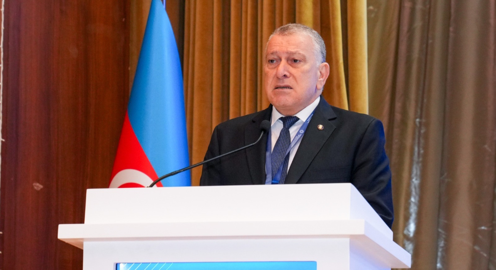 İcra başçısı sektor müdirini vəzifədən azad etdi 