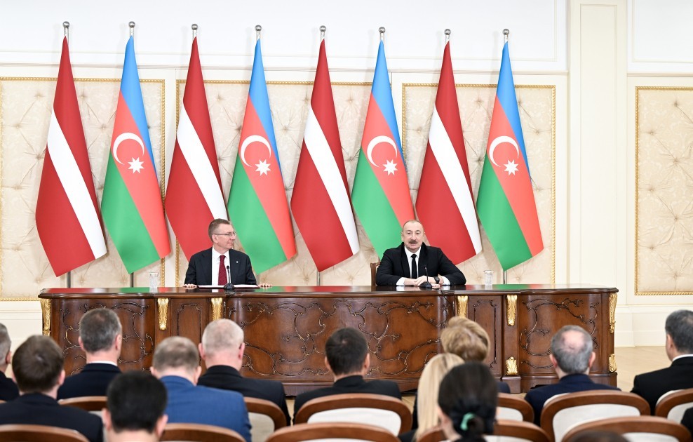 Latviya Prezidenti İlham Əliyevi ölkəsinə səfərə dəvət edib