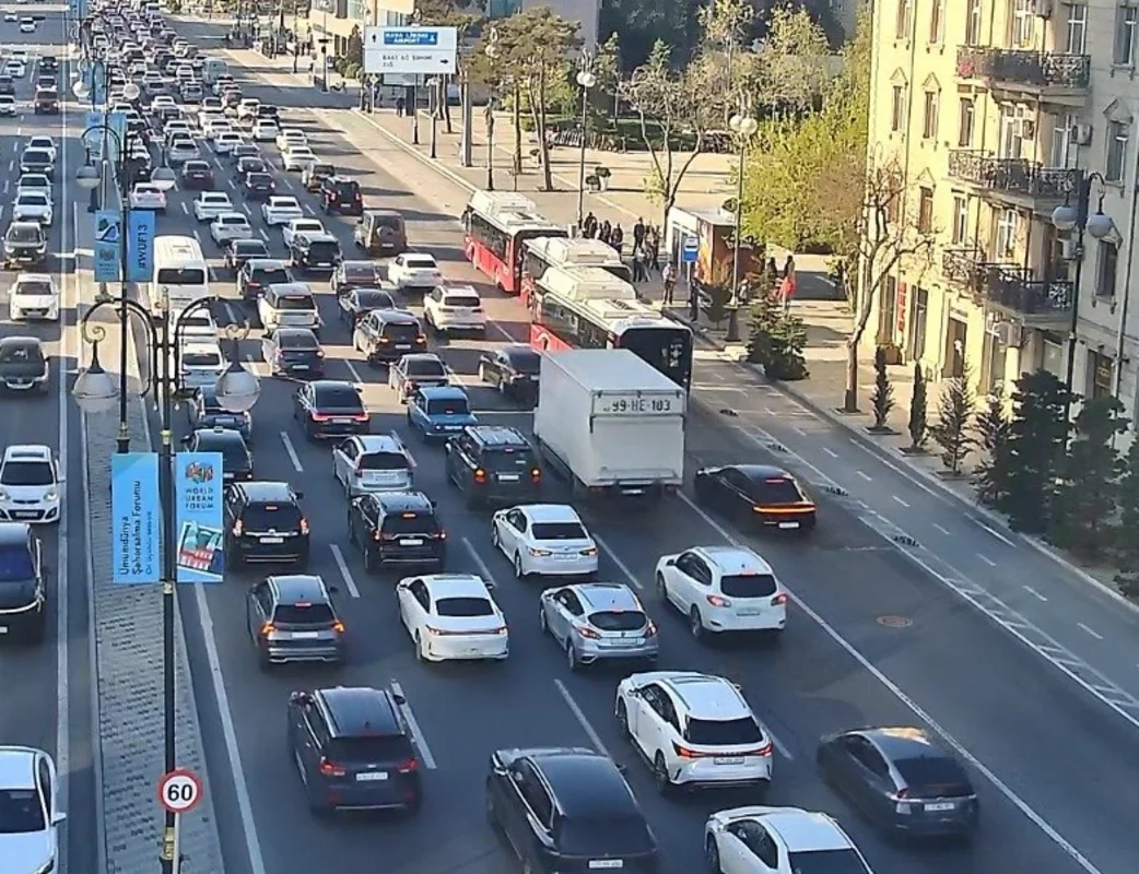 Paytaxtın hansı küçələrində sıxlıq müşahidə edilir? - SİYAHI