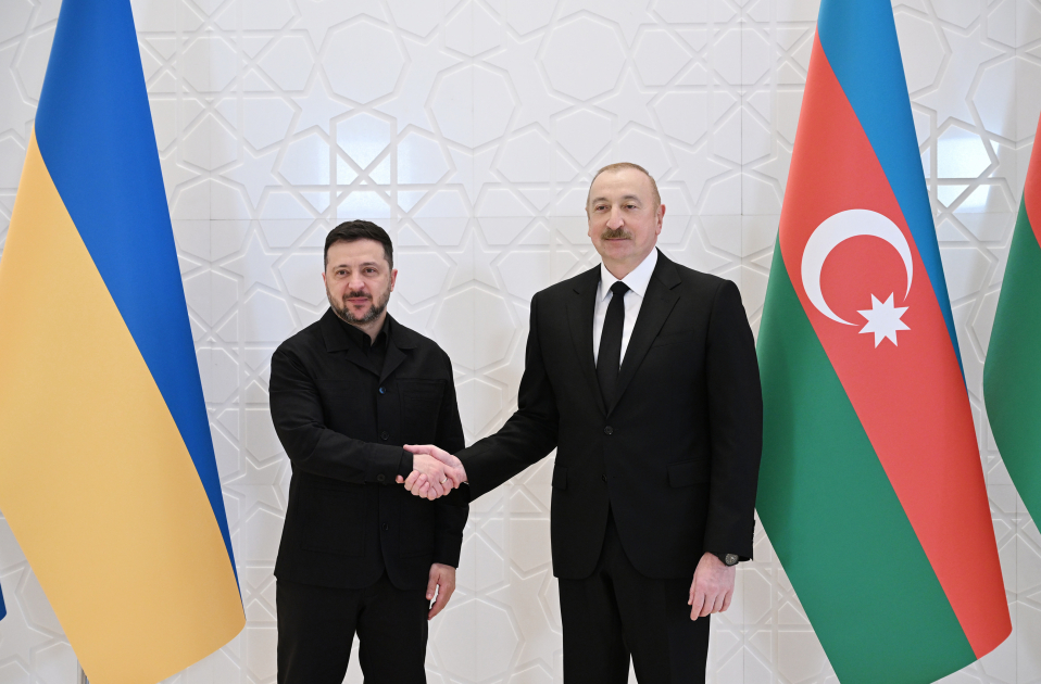 İlham Əliyevin Ukrayna Prezidenti ilə təkbətək və geniş tərkibdə görüşü olub - YENİLƏNİB