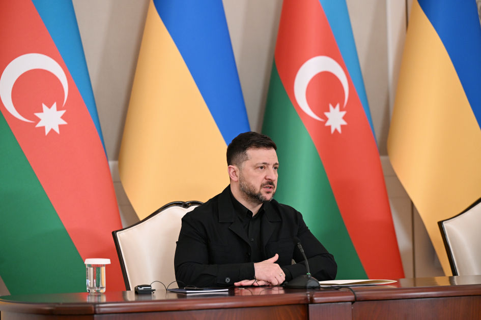 Volodimir Zelenski ölkəsinə yardıma görə Prezident İlham Əliyevə təşəkkür edib