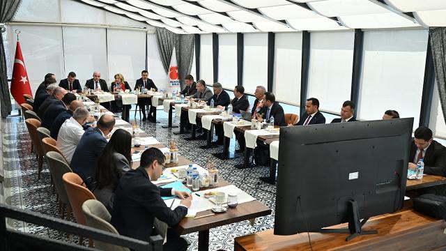 Ermənistan və Türkiyə dəmir yolu əlaqəsinin bərpasını müzakirə edib