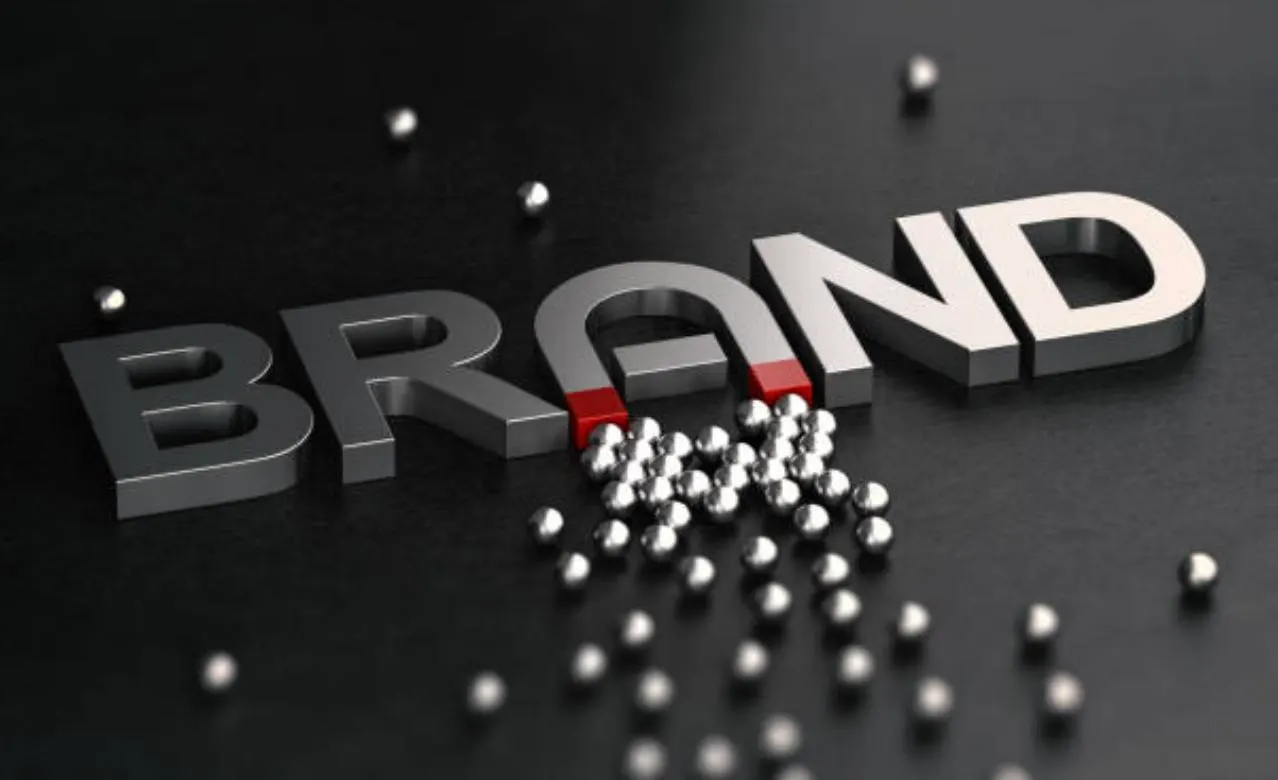 Dünyanın ən məşhur moda brendinin adı açıqlandı
