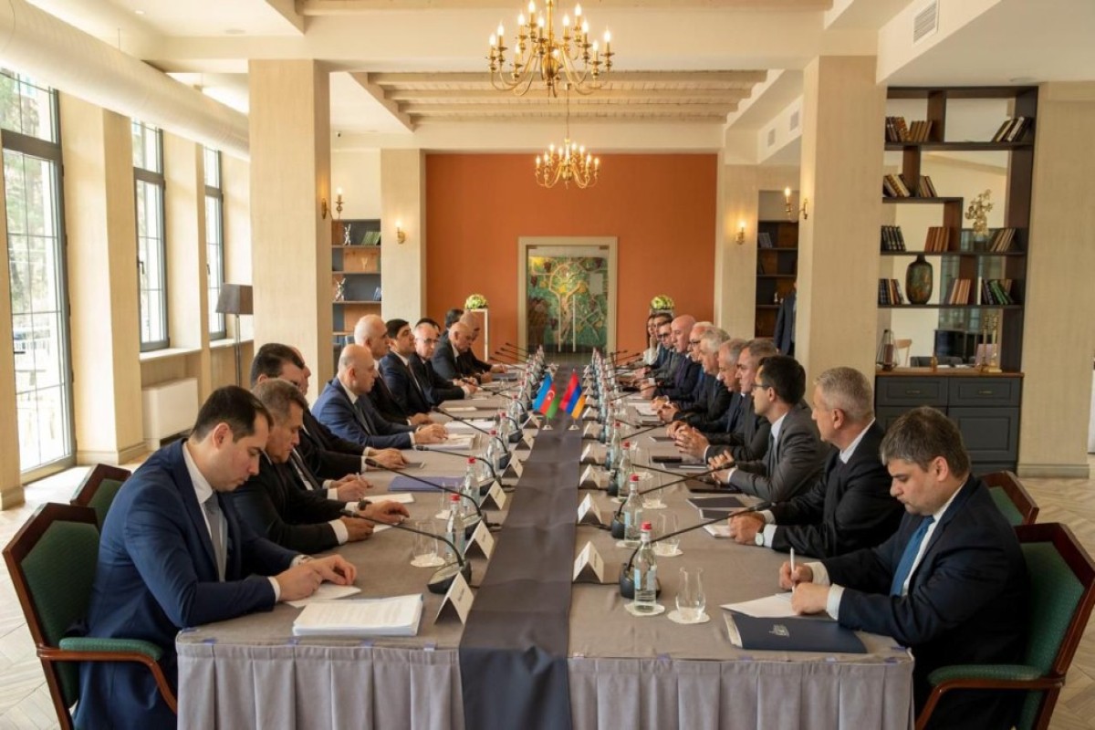 Azərbaycan-Ermənistan delimitasiya komissiyasının iclası keçirilib, protokol imzalanıb - FOTO