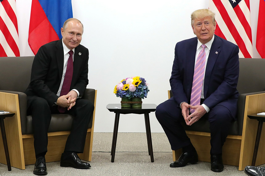 Putinlə Tramp arasında telefon danışığı olub