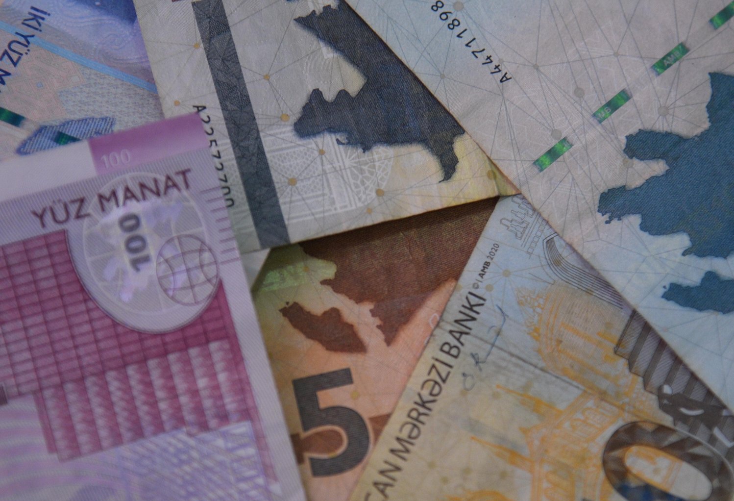 Sənaye və istehsal sektoruna kredit qoyuluşu artıb