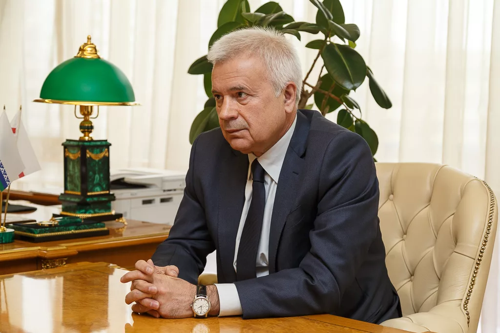 Vahid Ələkbərovun sərvəti açıqlandı