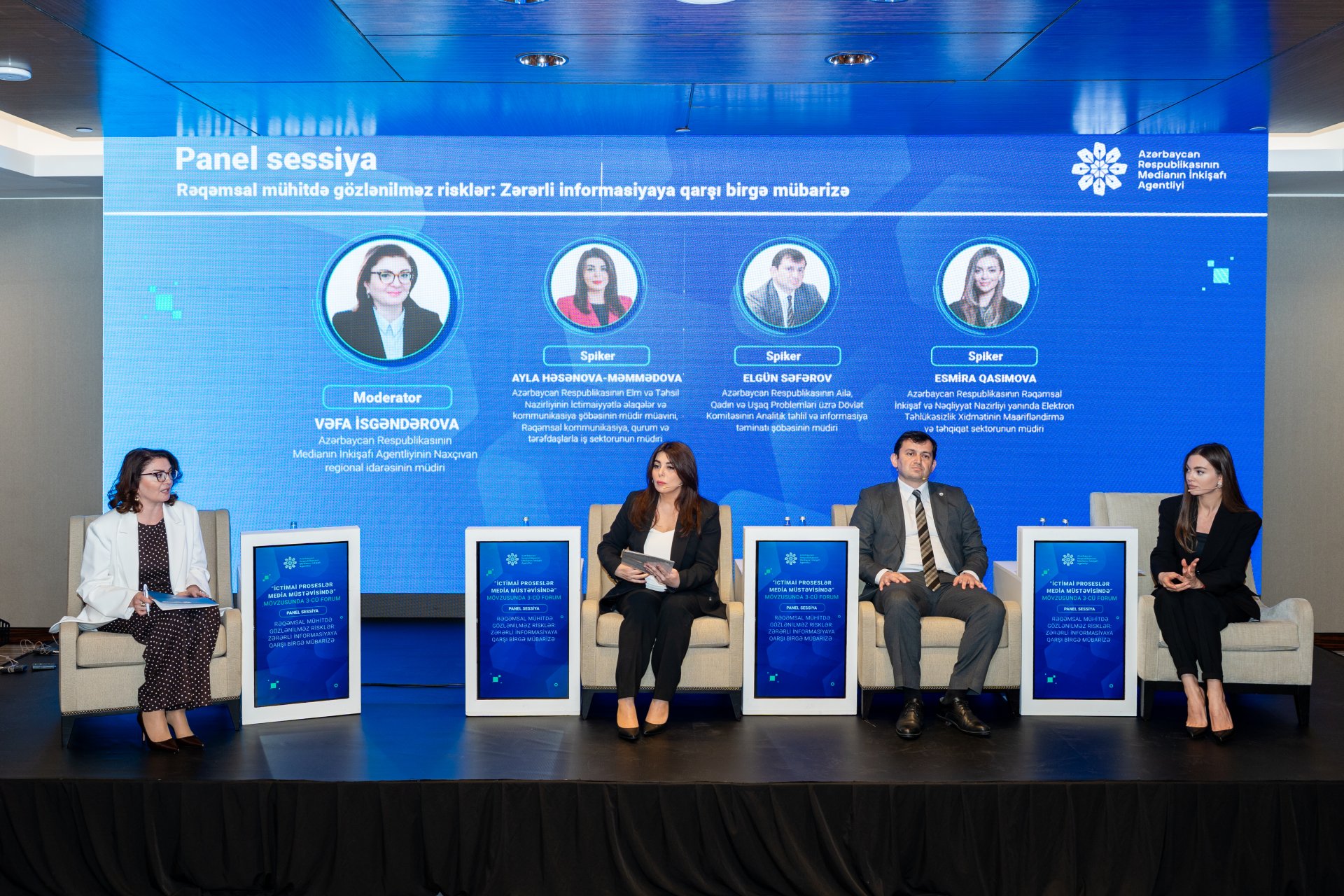 “Rəqəmsal mühitdə gözlənilməz risklər: Zərərli informasiyaya qarşı birgə mübarizə” adlı panel sessiya keçirilib - FOTO