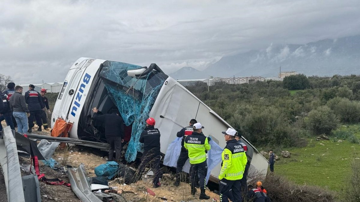 Türkiyədə sərnişin avtobusu dərəyə aşıb, ölən və yaralananlar var