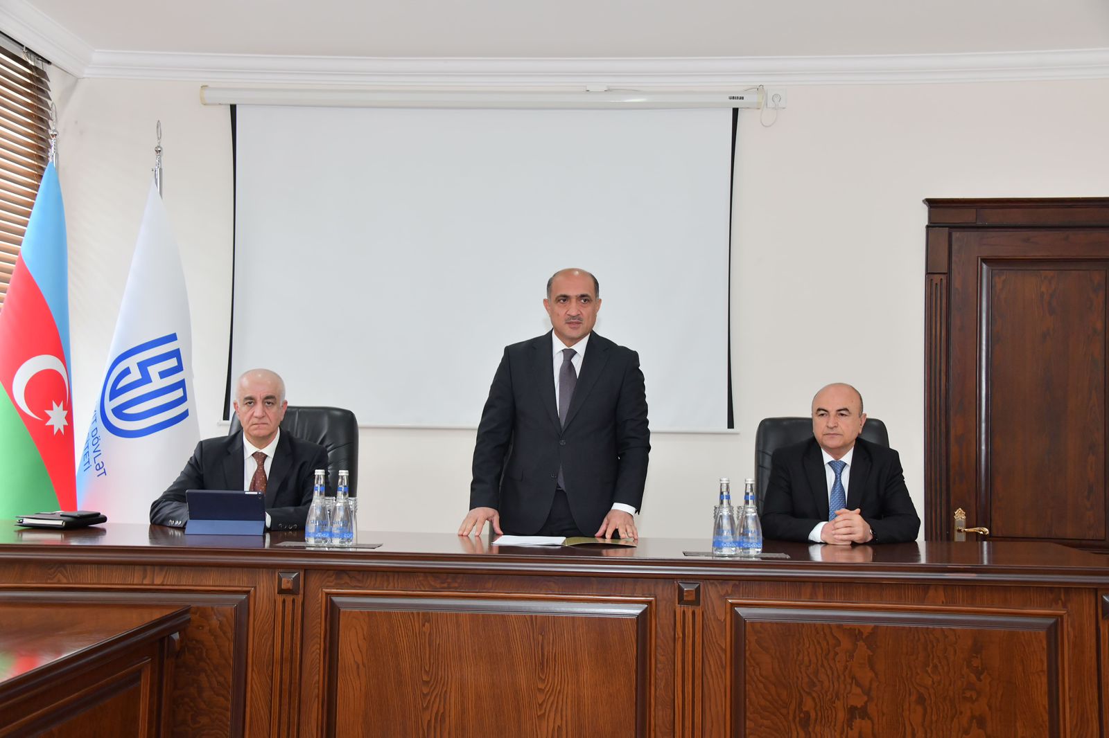 Sumqayıt Dövlət Universitetinin yeni rektoru kollektivə təqdim olunub - FOTO