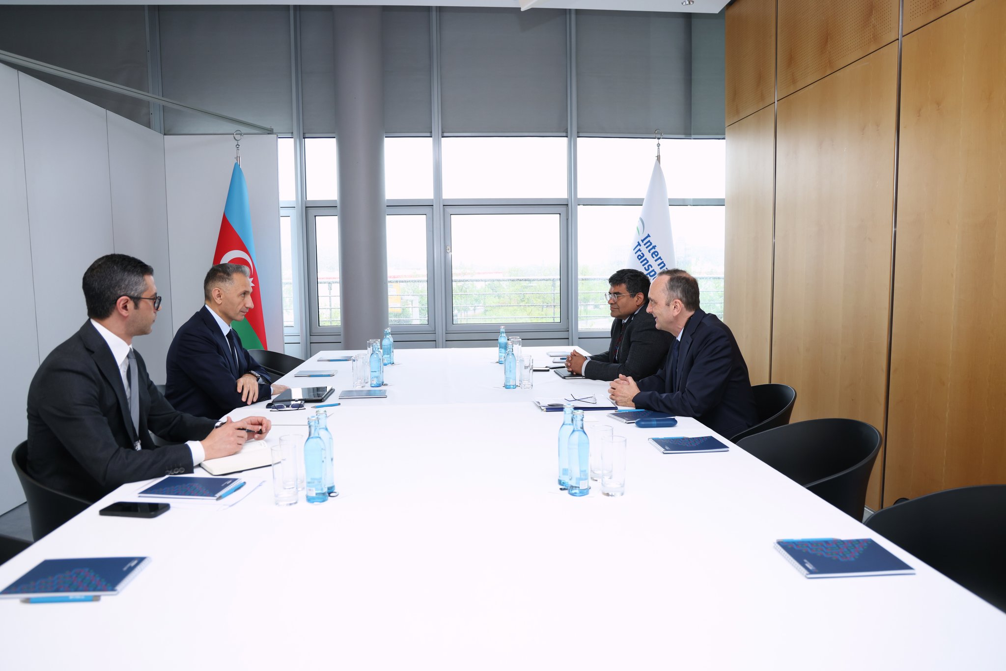 Azərbaycan və Dünya Bankı Qrupu nəqliyyat sahəsində əməkdaşlığı müzakirə ediblər