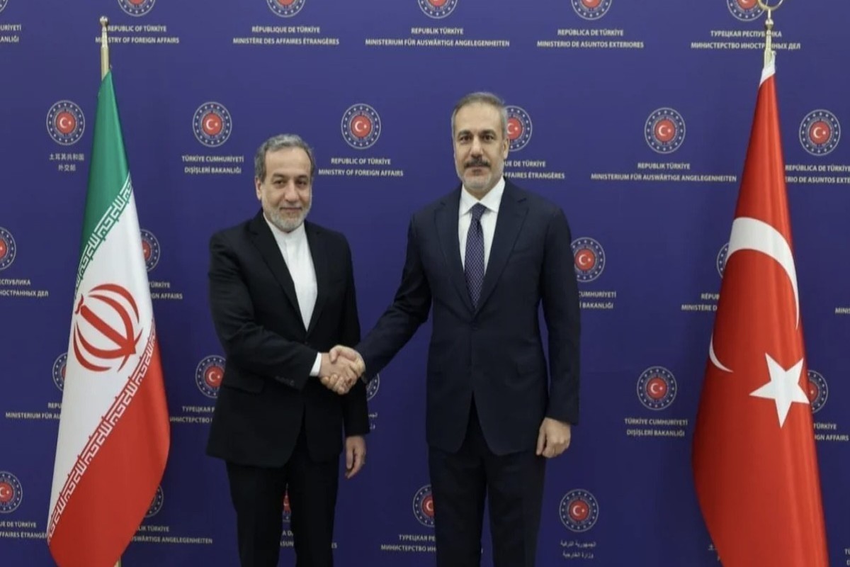Türkiyə və İran XİN başçıları regionda baş verən son hadisələri müzakirə edib