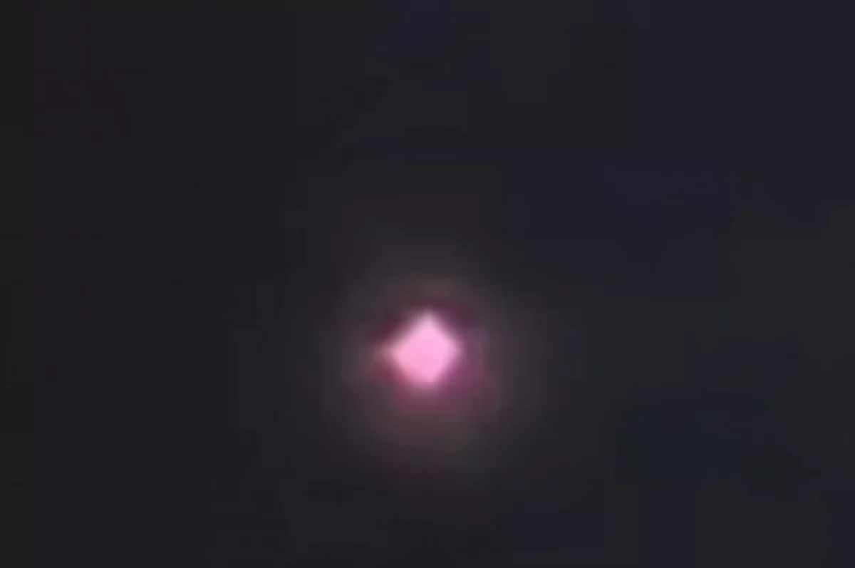 Pentaqon UFO-larla bağlı minlərlə səhifəlik məxfi arxivləri açıqladı
