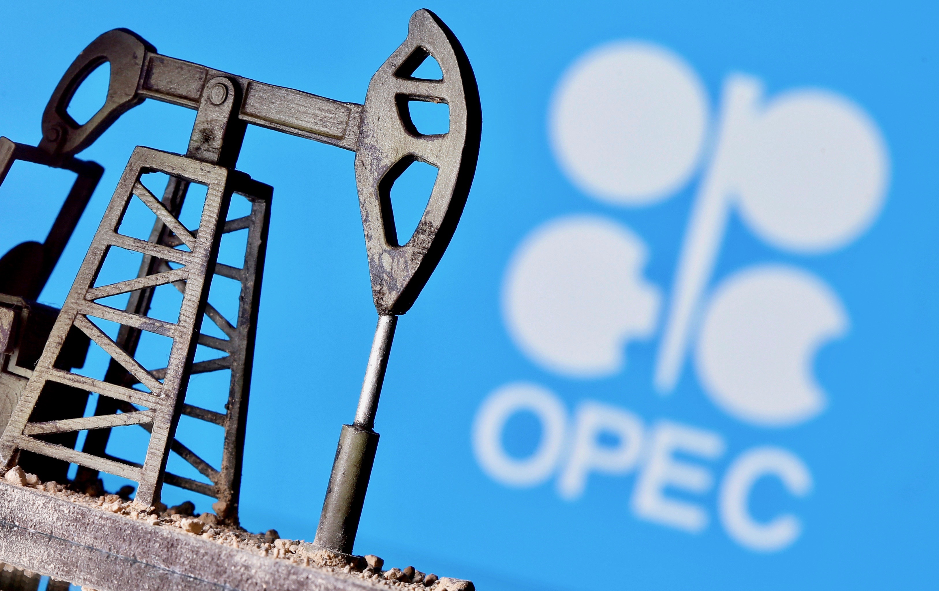 "OPEC+"in neft tədarükü gündəlik 820 min barel azalıb