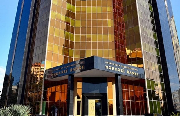 AMB: Azərbaycanda manatla əmanətlər artır, dollarlaşma səviyyəsi azalır