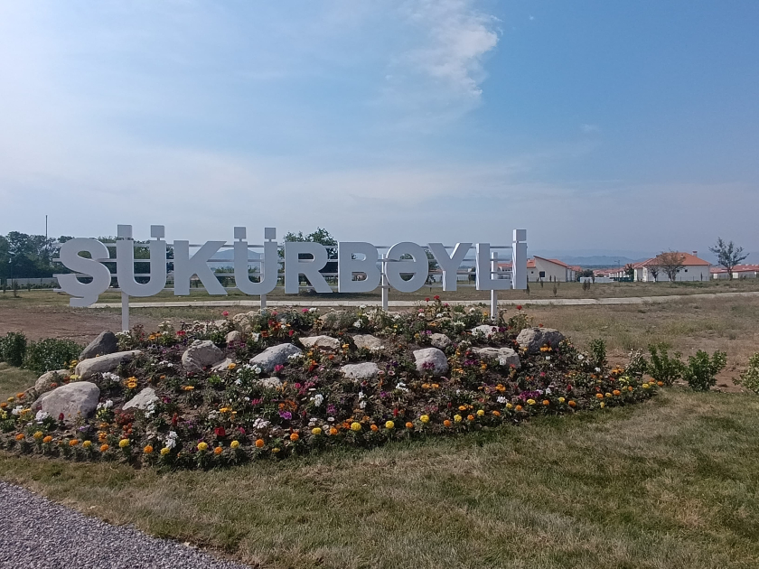 Şükürbəyli kəndində daha 18 ailəyə evlərinin açarları təqdim olunub YENİLƏNİB - 2