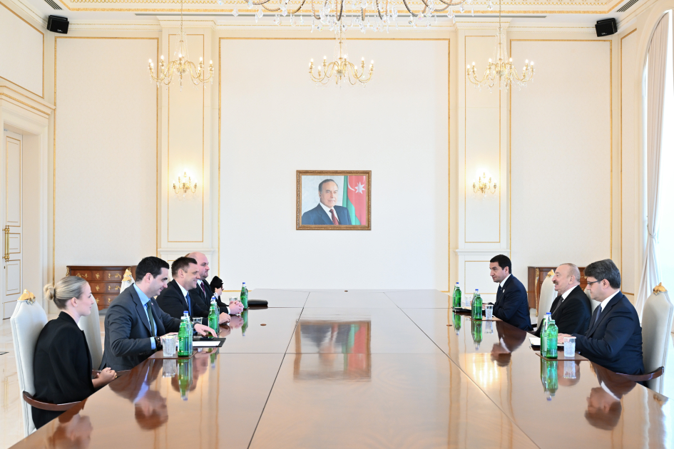  İlham Əliyev Slovakiya Baş nazirinin müavinini qəbul edib