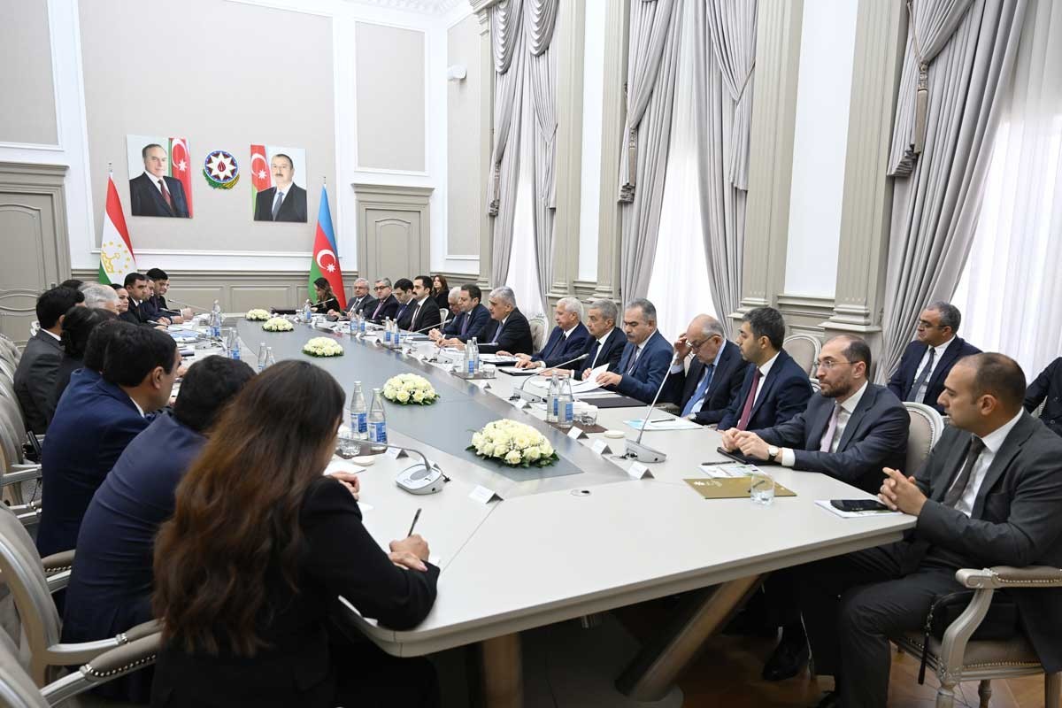 Azərbaycan–Tacikistan Hökumətlərarası Komissiyasının 8-ci iclası keçirilib