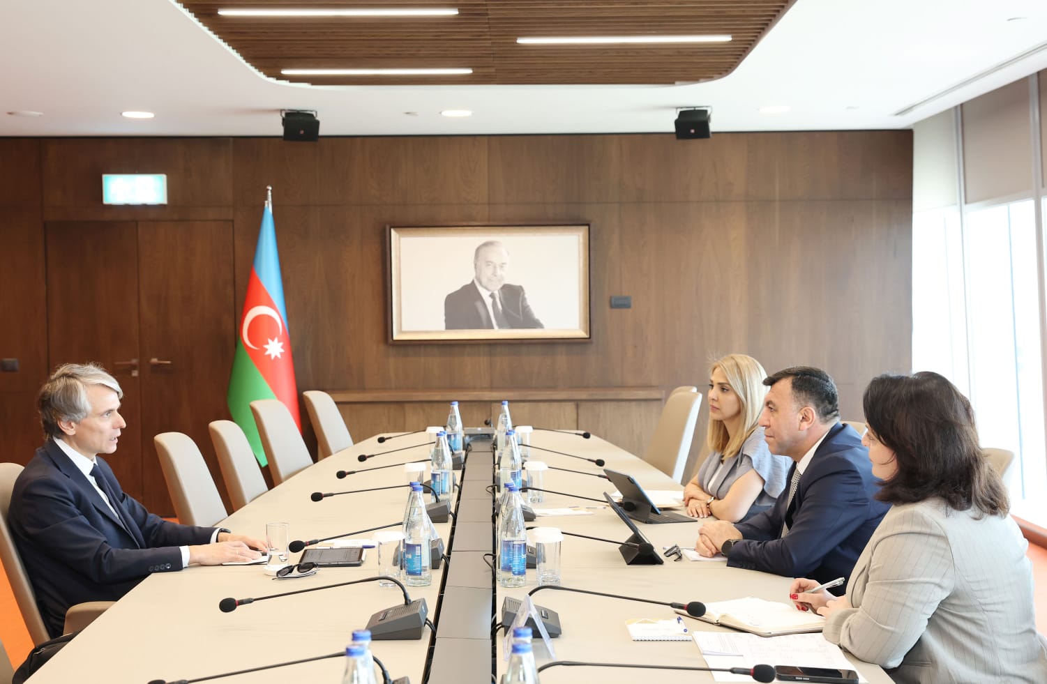 UNECE-nin icraçı katibinin müavini ilə görüş keçirilib   