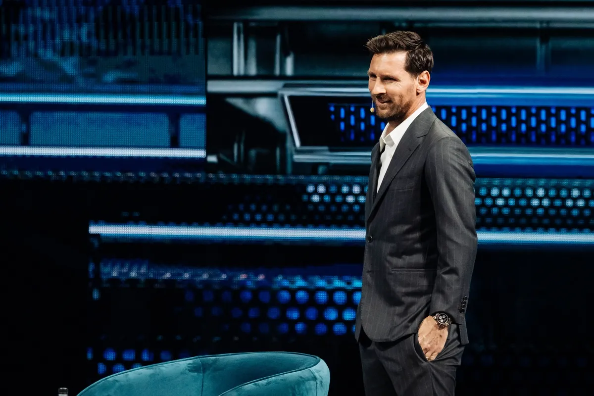 Lionel Messi rəsmən milyarder oldu
