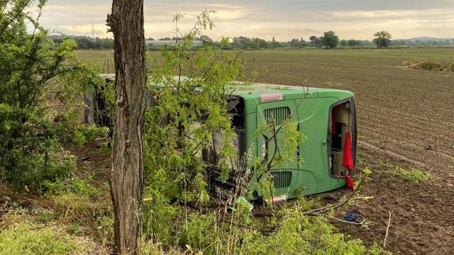 Çanaqqalada sərnişin avtobusu aşıb, çoxsaylı yaralı var