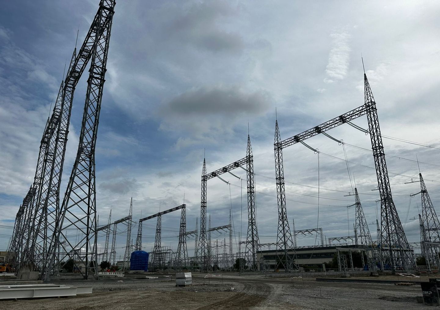 Azərbaycanda elektrik enerjisi istehsalının həcmi açıqlanıb