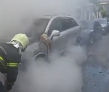 Nərimanov rayonunda “Opel” markalı avtomobil yanıb