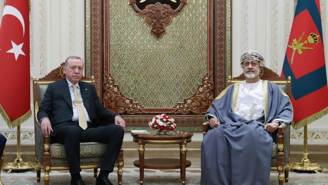 Ərdoğan Oman Sultanı ilə regional məsələləri müzakirə edib