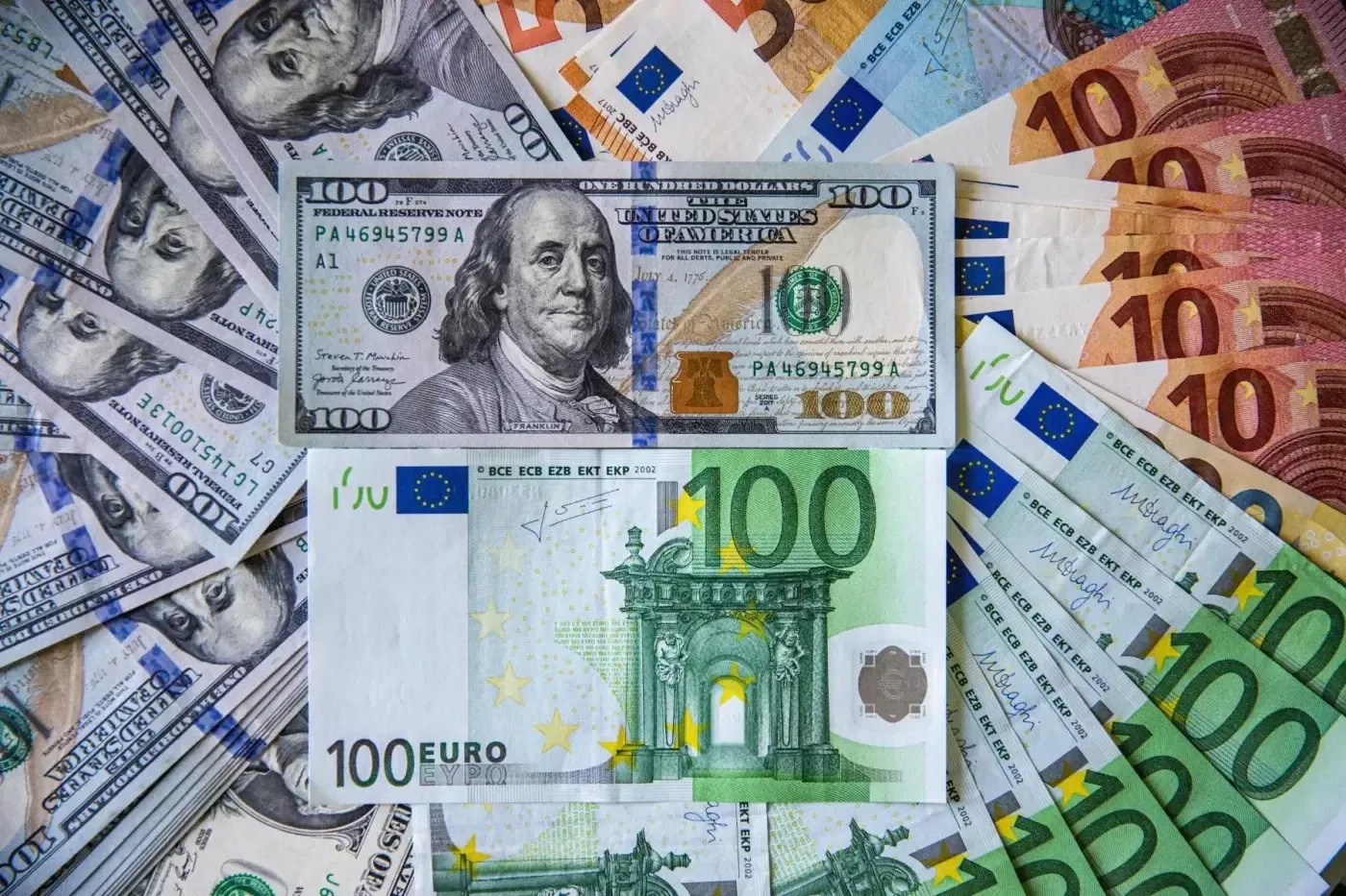 Azərbaycan Mərkəzi Bankı valyuta məzənnələrini açıqladı