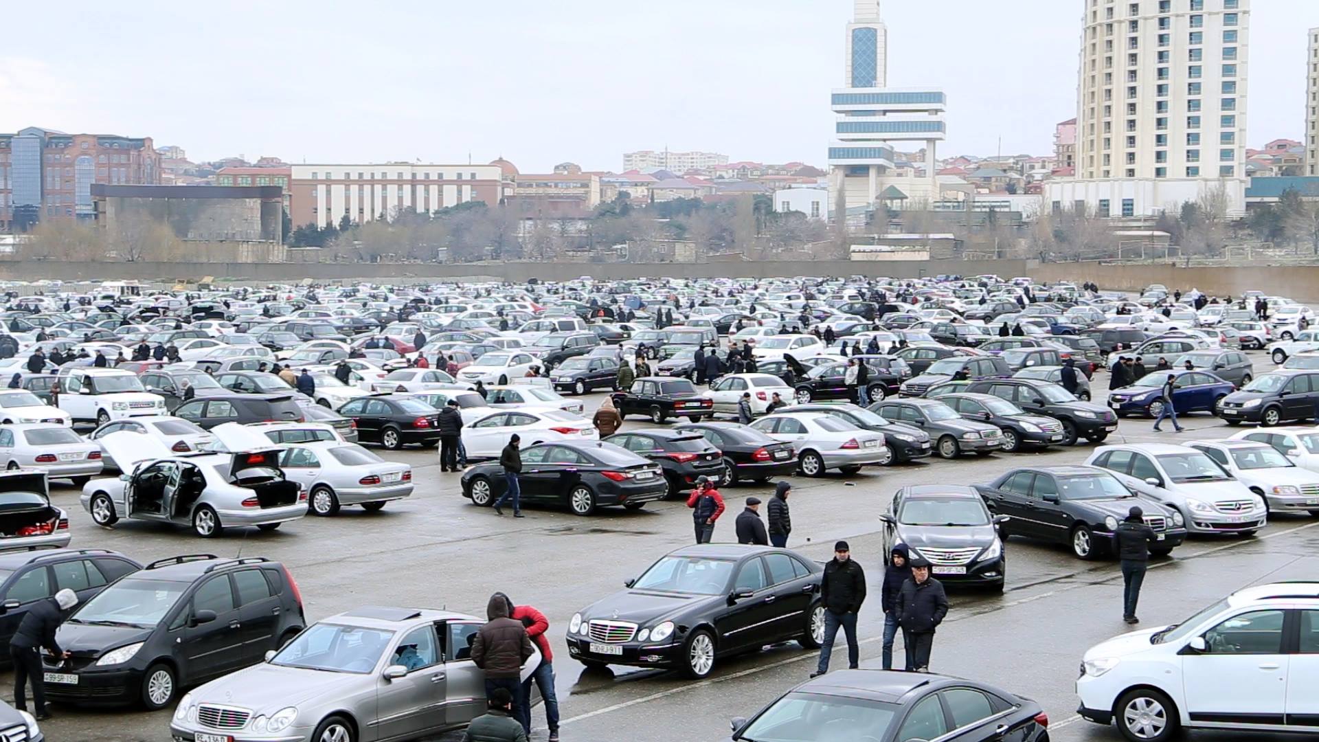 Avtomobil bazarında mövcud durum: bu maşınlar ucuz qiymətə təklif edilir 