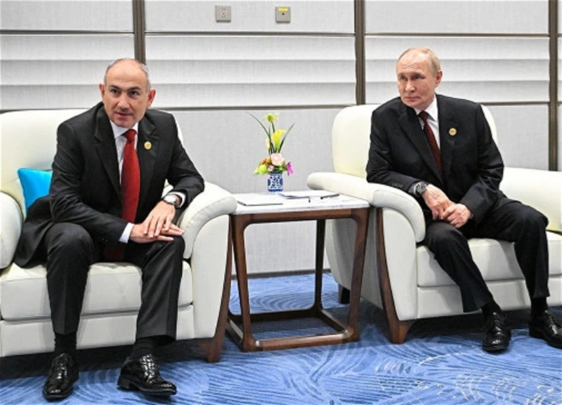 Putin və Paşinyan Astanadakı Aİİ sammitinin gündəliyini müzakirə ediblər