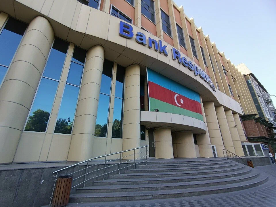 Borclu və zamin “Bank Respublika”ya qarşı iddia qaldırdı – 45 minlik avtomobil satılacaq
