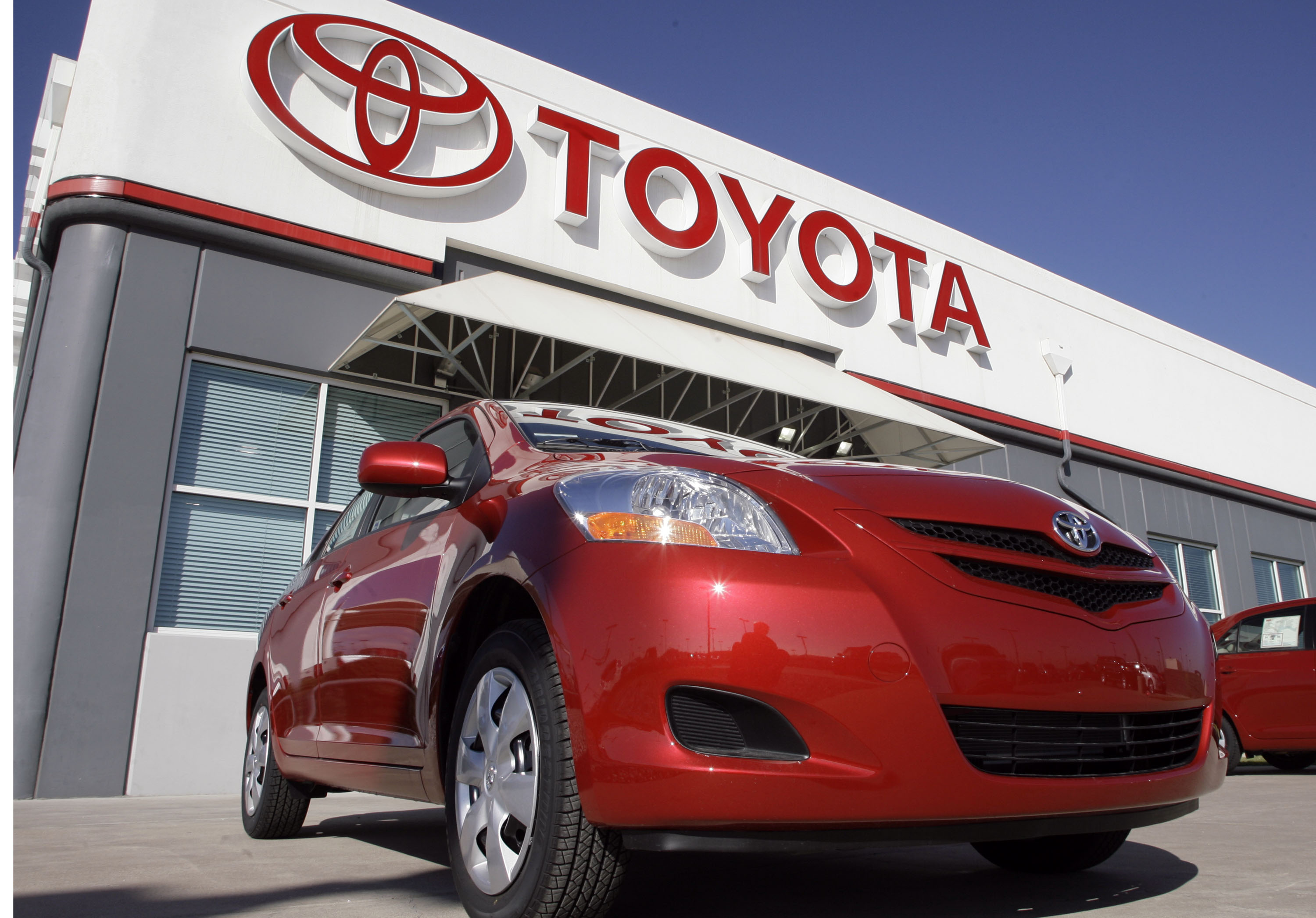 "Toyota" 13 zavodun fəaliyyətini dayandıracaq